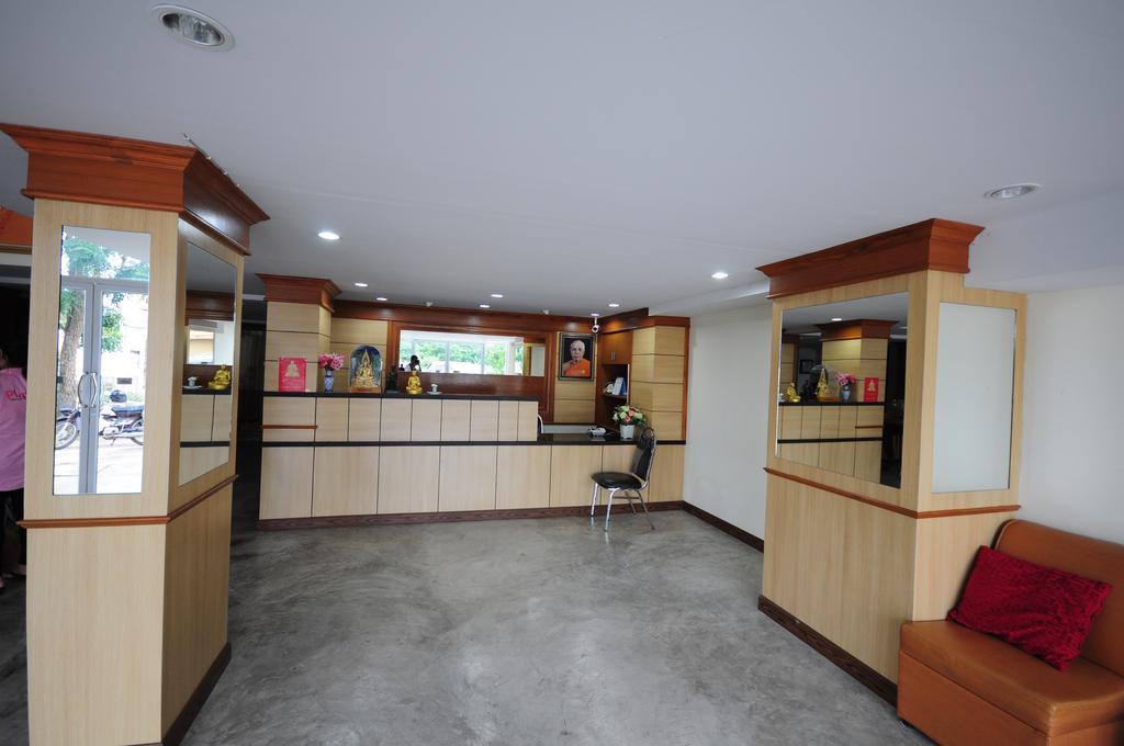 Phoonsab Hostel Phitsanulok Exterior foto