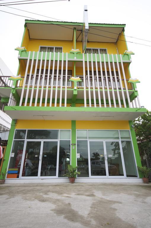 Phoonsab Hostel Phitsanulok Exterior foto